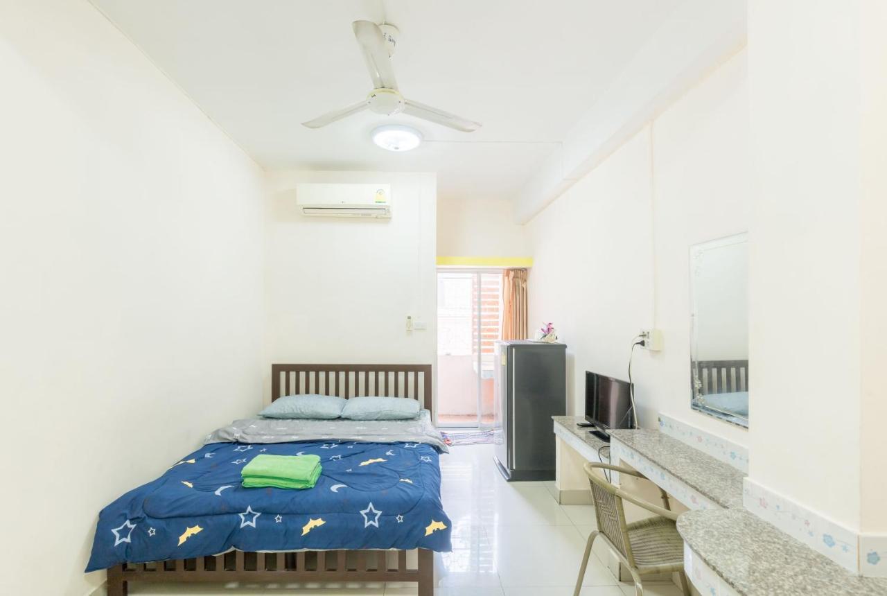 Oyo 75405 Ladda Place Bangkok Luaran gambar